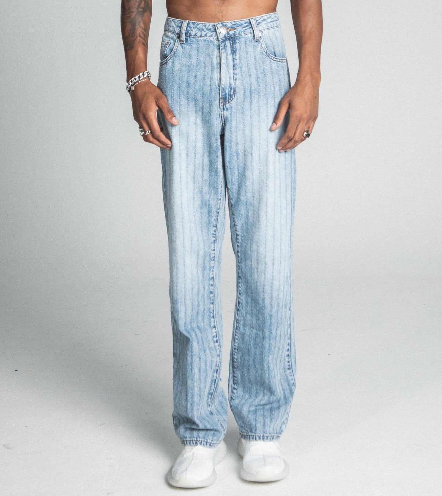 AJ01L-2 CLASSIC BLUE THREAD LINE LOOSE JEANS