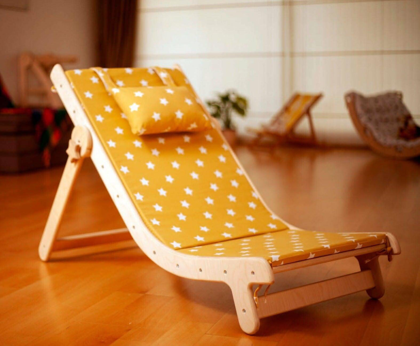 Adjustable Lounge Chair with Comfy Pad
